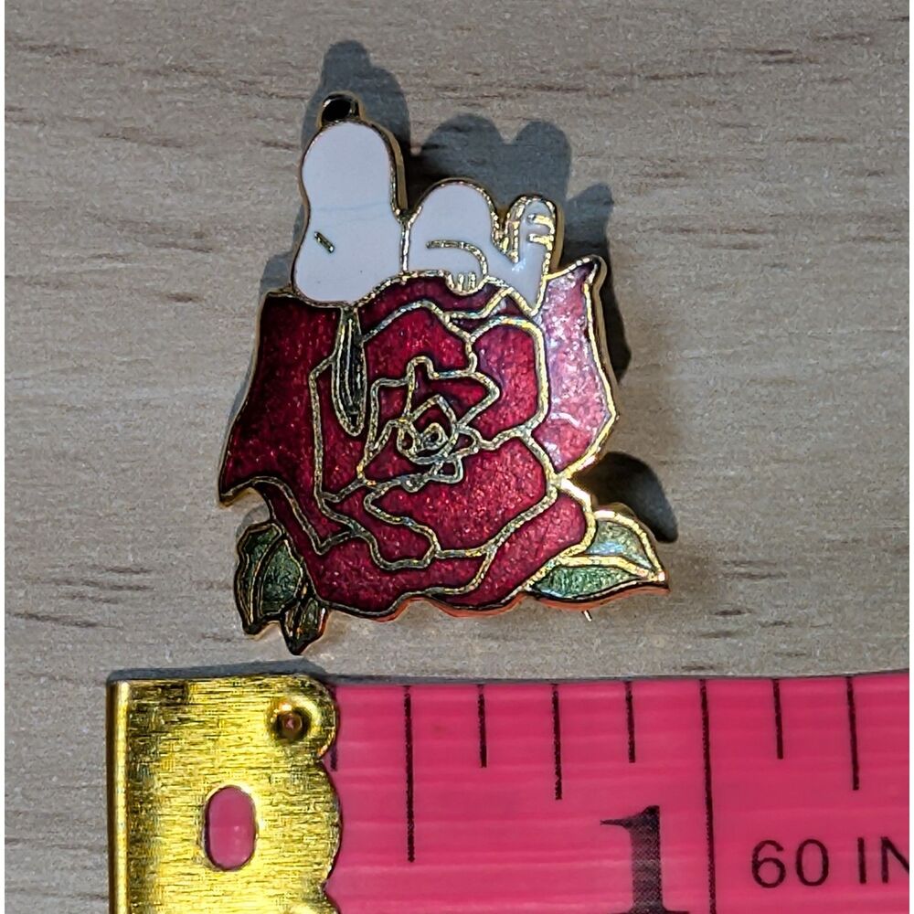 Vintage Snoopy Rose Enamel Lapel Pin Peanuts Licensed Gold Tone Brooch